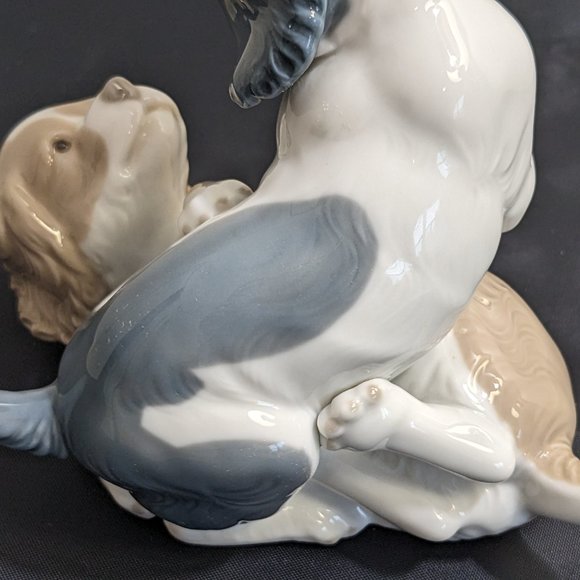 NAO Lladro Twerp & Mikie Playing Puppies Hand Painted Porcelain Retired Figurine - Picture 12 of 14